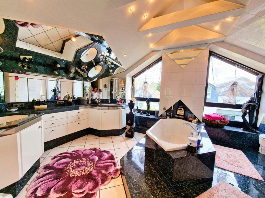 Badezimmer DG Reihenmittelhaus Bochum