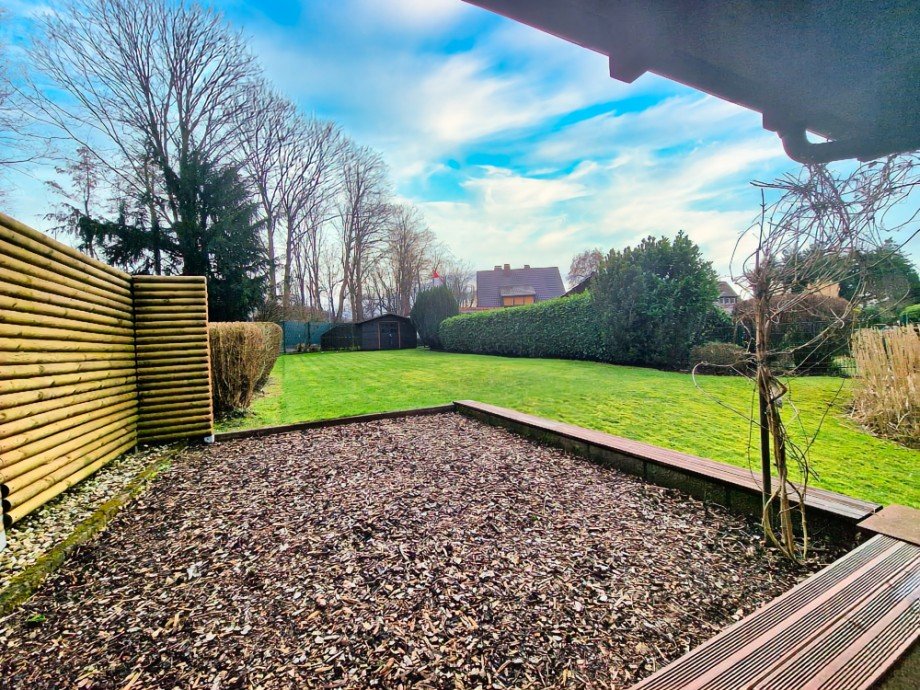 Blick v.d.Terrasse Doppelhaush�lfte Herne