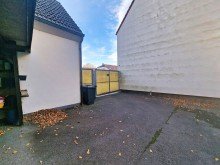 Zufahrt Etablierte Praxisr�ume in zentraler Lage - freiwerdend