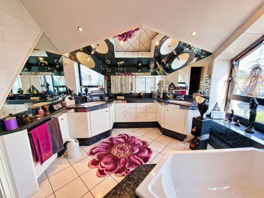 Badezimmer DG Reihenmittelhaus Bochum