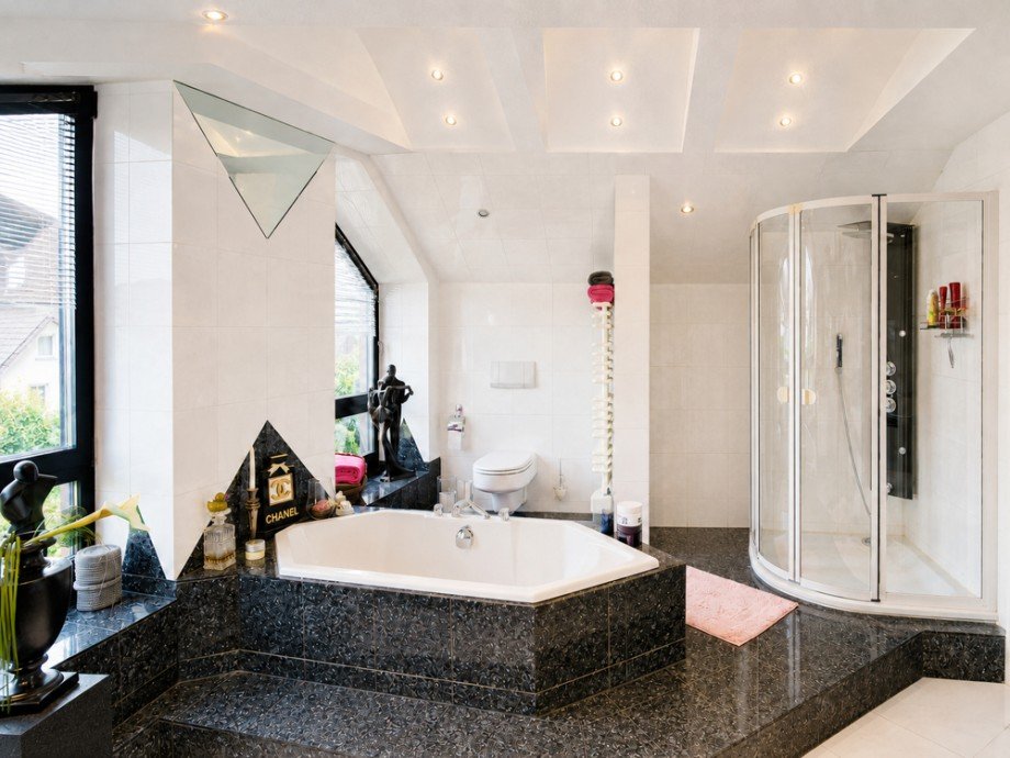 Badezimmer DG Reihenmittelhaus Bochum
