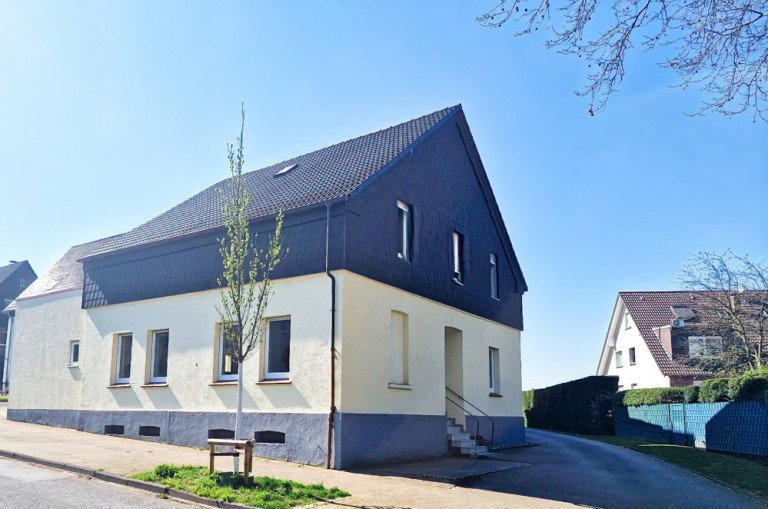 Stra�enansicht Herne Zweifamilienhaus Zwei vermietete Eigentumswohnungen in ruhiger Gr�nlage - attraktive Kapitalanlage in Herne-B�rnig