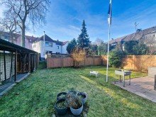 Garten VERKAUFT - Wohlf�hlwohnung im kernsanierten Zweifamilienhaus mit eigenem Garten und Kamin