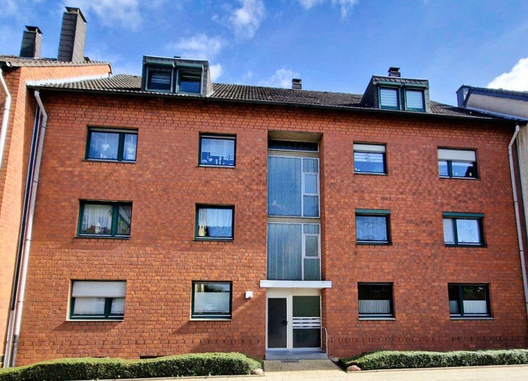 Stra�enansicht Herne Dachgeschosswohnung Attraktive Eigentumswohnung in Herne - Festpreis unter Gutachten