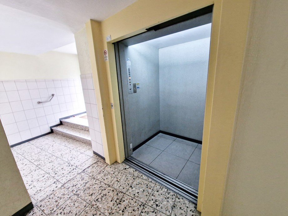 Eingang - Aufzug Etagenwohnung Herne