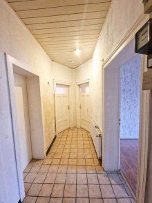 Diele EG RESERVIERT - Charmantes 3-Familienhaus in der City - EG bezugsfrei mit Garten