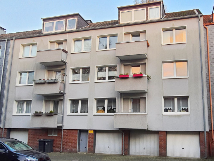 R�ckansicht Herne Mehrfamilienhaus TOP GEPFLEGTES U. SOLIDES ANLAGEOBJEKT M.BALKONEN; 4 GARAGEN; 3 STELLPL.