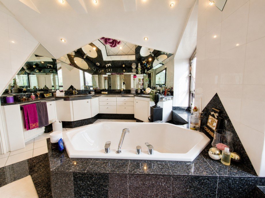 Badezimmer DG Reihenmittelhaus Bochum