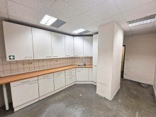 Behandlungsraum RESERVIERT - Etablierte Praxisr�ume in zentraler Lage - freiwerdend