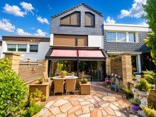 R�ckaansicht Liebevoll modernisierte Reihenhausvilla in Steinkuhl mit mediterranem Flair
