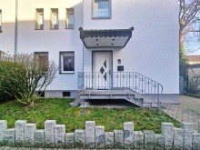 Vorgarten VERKAUFT - Wohlf�hlwohnung im kernsanierten Zweifamilienhaus mit eigenem Garten und Kamin