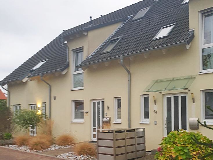 Vorderansicht Castrop-Rauxel Reihenmittelhaus TOLLES REIHENMITTELHAUS MIT GRO�ER K�CHENZEILE UND GARAGE