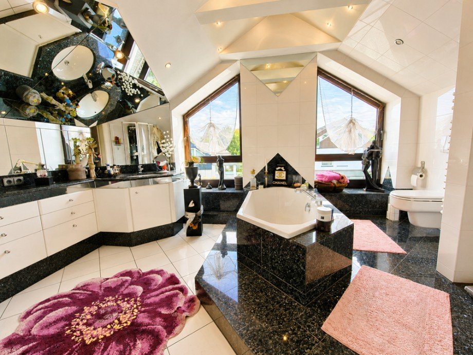 Badezimmer DG Reihenmittelhaus Bochum