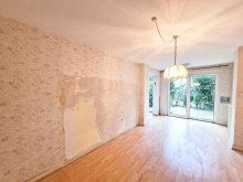 Wohnzimmer EG RESERVIERT - Charmantes 3-Familienhaus in der City - EG bezugsfrei mit Garten