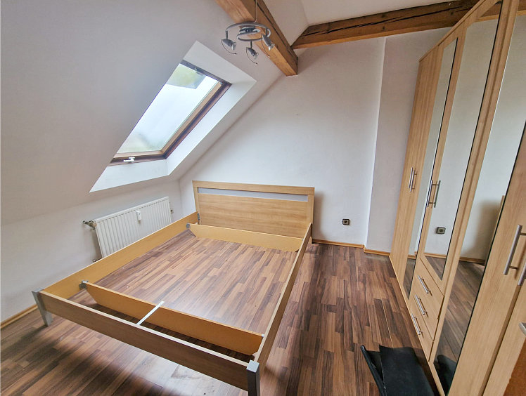Haus 2-Schlafzimmer-DG Mehrfamilienhaus Bochum / Wattenscheid