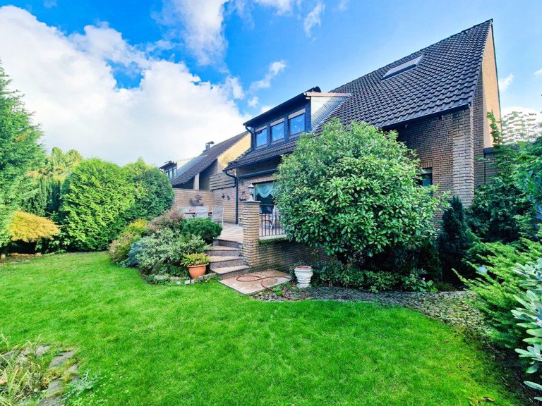 R�ckansicht Herne Erdgeschosswohnung Wohnen wie im eigenen Haus - gro�z�gige EG-Wohnung mit Gartenidylle und Terrasse -Toplage