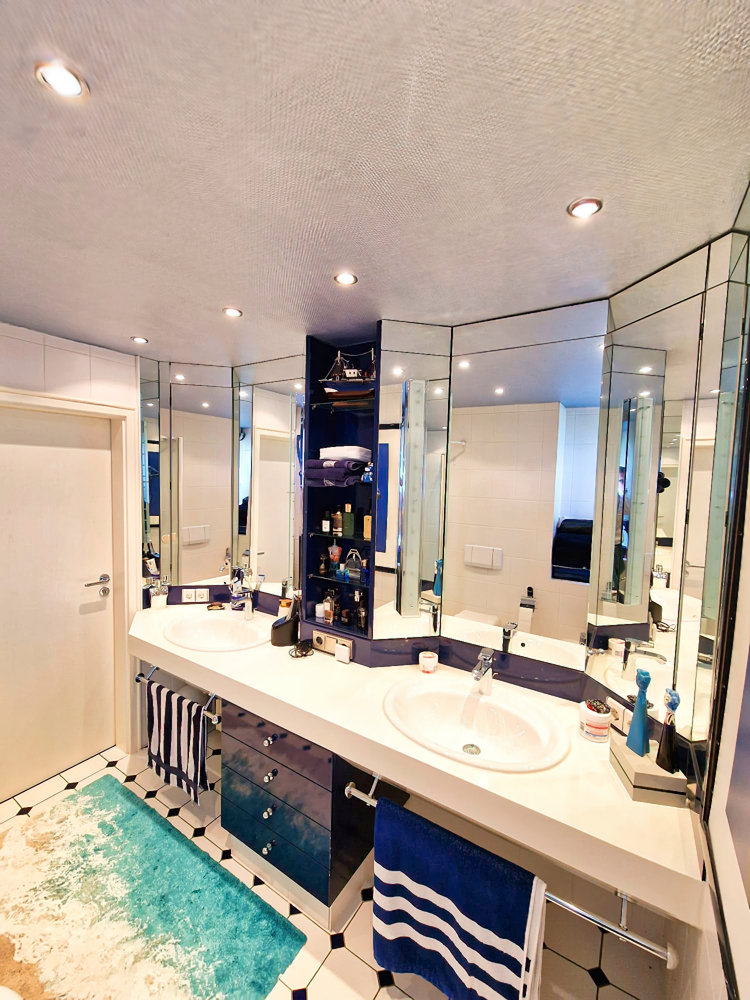 Badezimmer OG Reihenmittelhaus Bochum