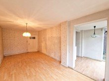 Wohnzimmer EG RESERVIERT - Charmantes 3-Familienhaus in der City - EG bezugsfrei mit Garten