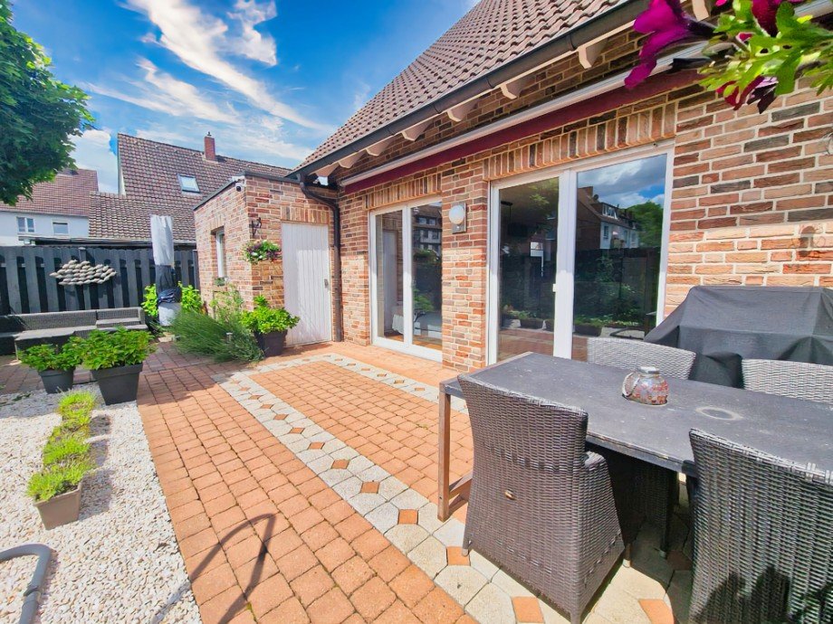 Teilans. Garten Doppelhaush�lfte Herne / Crange