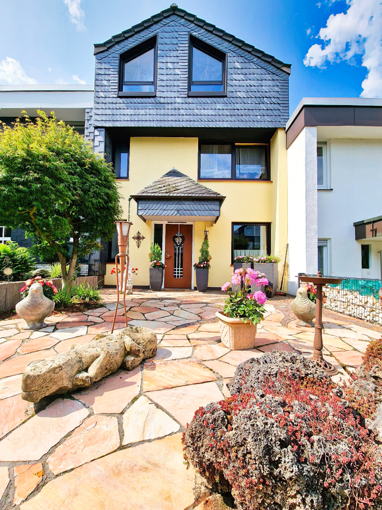 Eingangsbereich Reihenmittelhaus Bochum